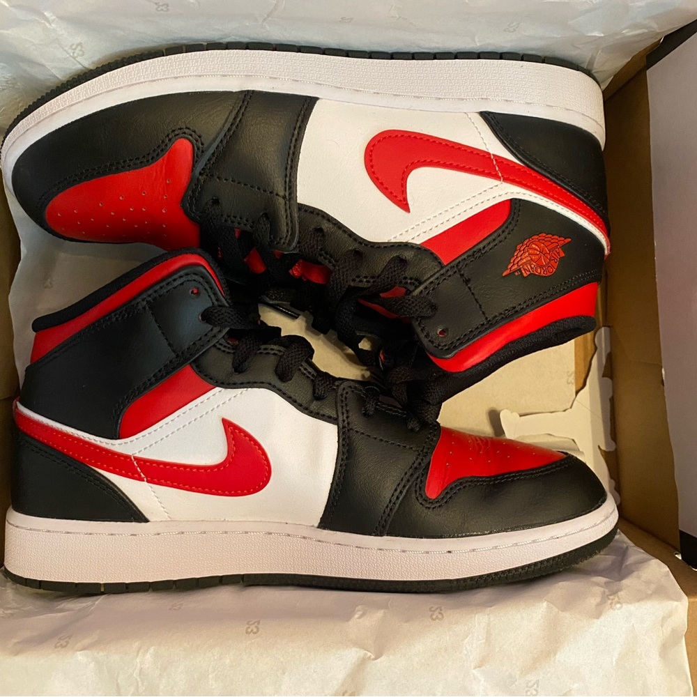 Air Jordan 1 Mid